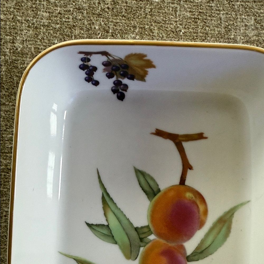 Evesham Gold Rectangular Dish - Picture 4 of 5